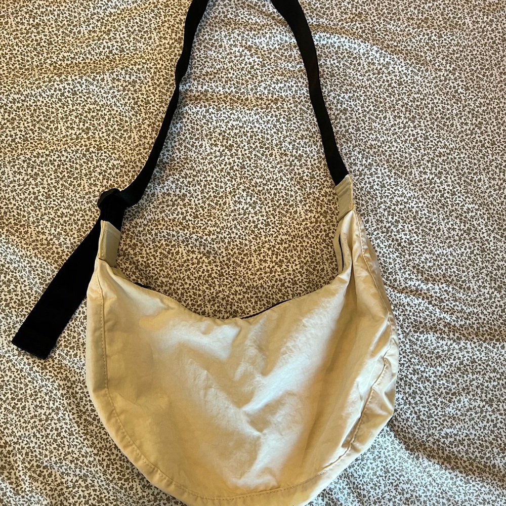BAGGU Ivory Medium Crescent Flawed